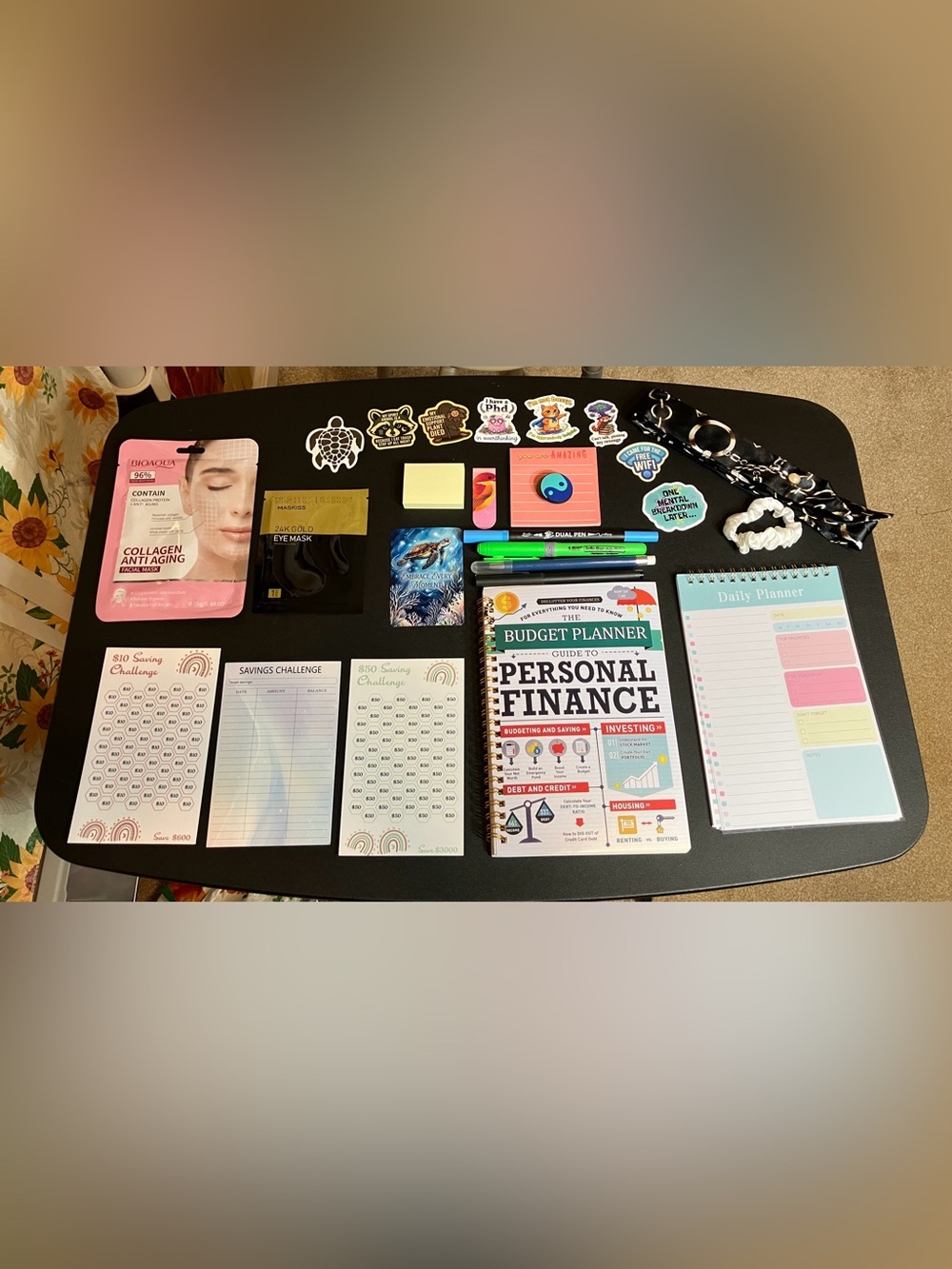 Personal Finance Budget Planner. Daily planner/ To Do Notepad. Savings cards.